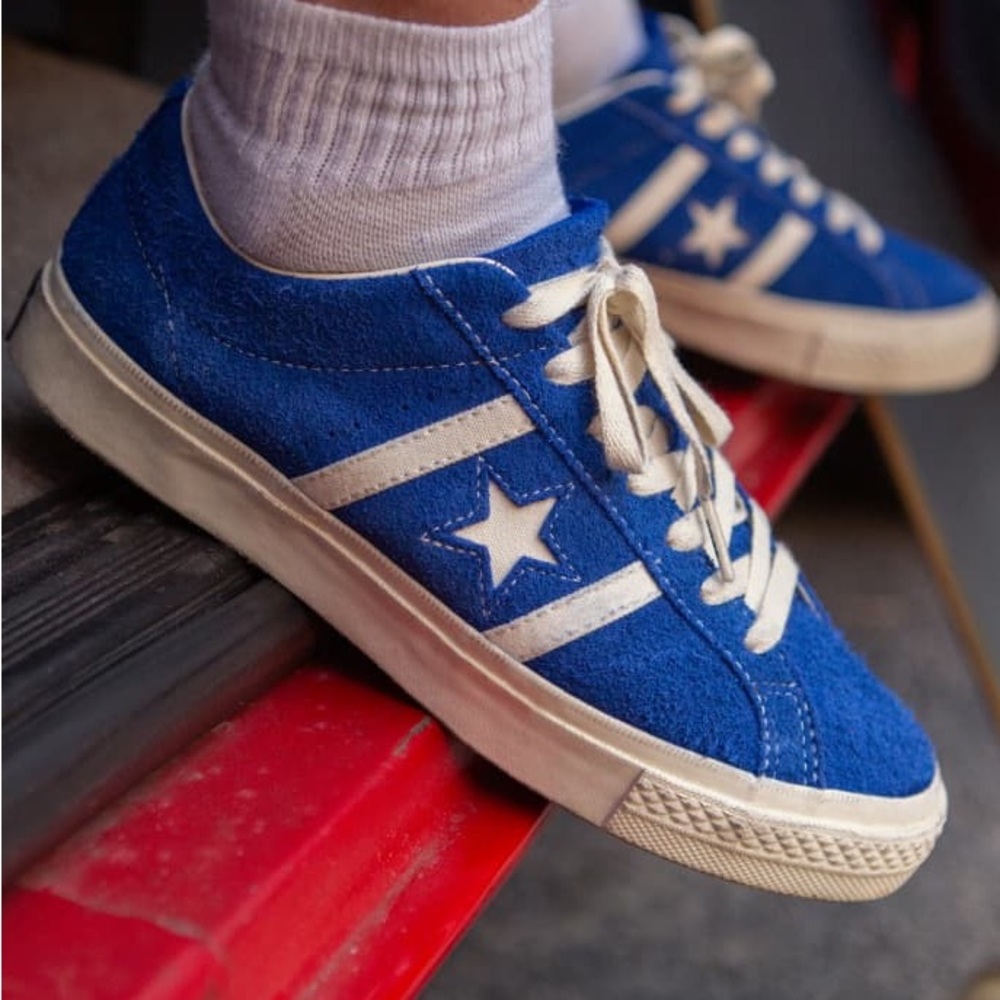 Converse one star academy in blue Suede, NWT